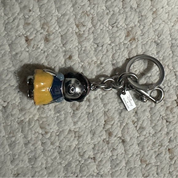 Disney x coach princess Snow White keychain bear - Picture 2 of 5